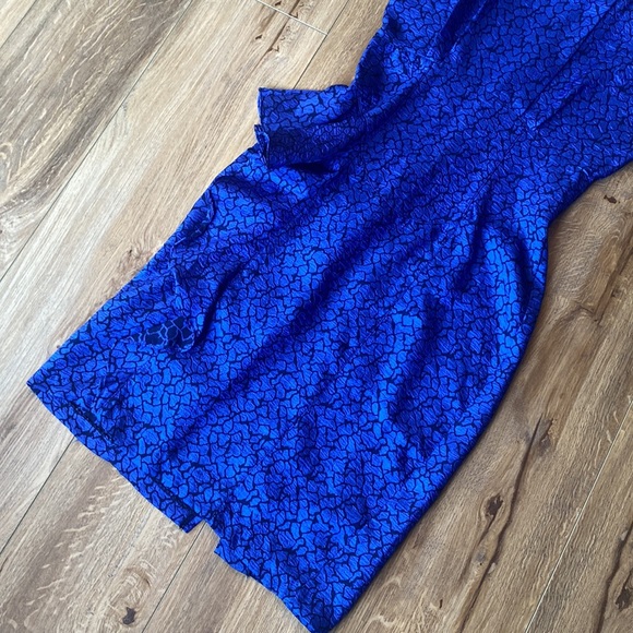 Vintage cocktail dress royal blue with ruffle and shoulder pads size small/xs - Picture 9 of 10